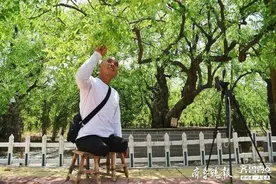 板凳上的人生丨直播间里来绽放，乐陵无腿乐哥“乐”出粉丝33万图片