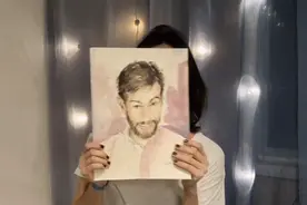 孙燕姿庆出道20周年开线上演唱会 光脚唱《逆光》图片