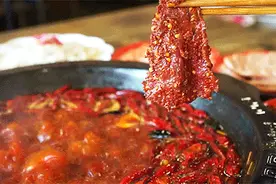 【提醒】吃完火锅后，女子狂吐鲜血！食用麻辣火锅要有度...图片