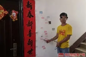 蹊跷！广西多户居民门锁被胶水堵死，竟是开锁匠干的！为了…图片