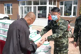 武警吉林省总队机动支队：让医疗服务不落一户，不少一人图片