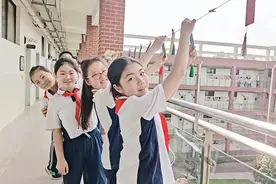 不是一个人在战斗！宝山这所学校350多张祝福书签为学长学姐加油！图片