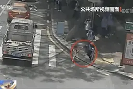 厦门一3岁男孩偷跑出门，遇到了5名“天使小姐姐”，警察叔叔也点赞图片