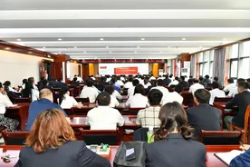 省法院法官赴甘肃建投建设有限公司开展建设工程施工合同法律风险防范暨《保障农民工工资支付条例》解读培训图片