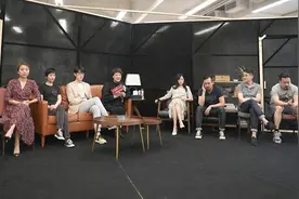“双胞胎戏剧”的魅力！两组演员轮番演绎《真相》《谎言》，惹得戏迷买了四场票图片