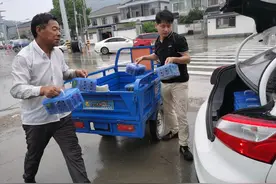 医生朋友圈吆喝卖杨梅，背后的故事让人感动图片