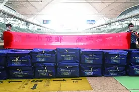 湖北小龙虾首次乘高铁 当日登上上海人民餐桌图片