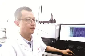 坚守悬壶济世的初心图片