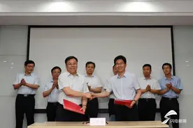 淄博市医药产业配套产品供需对接会召开 新华制药与淄博市第一医院签署共建协议图片