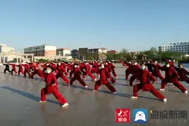 沾化区举办太极功夫扇公益培训 倡导全民健身图片