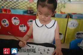博兴三小附属幼儿园开展手绘“小蝌蚪找妈妈”水墨画活动图片
