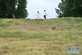 跟着爸爸去“驻村”图片