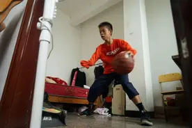 篮球少年张家城：不喜欢“独臂”那两个字图片