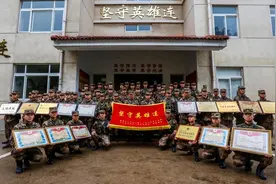 “坚守英雄连”授称35周年，这个连庆有意义图片