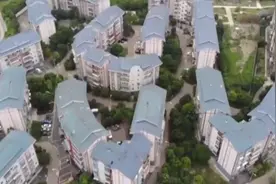 四川眉山农户住葡萄形状小区视频封面