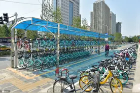 石家庄现自行车立体停车棚 单位面积存车数量猛增数倍图片
