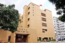 香港教师未禁学生奏乱港歌曲不获续约 校方：我们是爱国学校图片