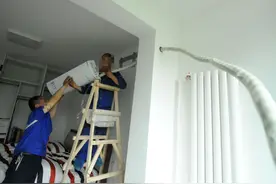 济南一女子空调移机，报价145元结账变1585元！工作人员：明码收费图片