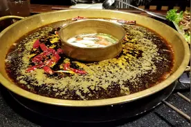 7个月娃娃打翻火锅，被烫伤至八级伤残！父母把餐厅告上法院图片