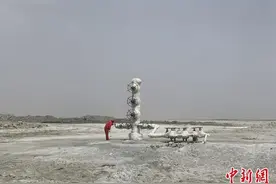 坚守在“月球表面”的青海油田守井人图片