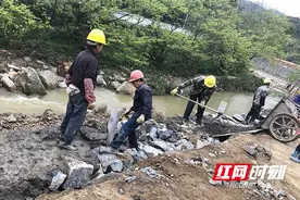 中国中铁“三个带来”助力桂东县脱贫攻坚图片