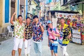 像周杰伦新歌《Mojito》一样上头的，还有MV里的花衬衫图片