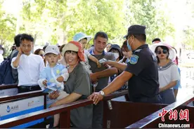 第二批援鄂医疗队成员携家属免费游海南图片