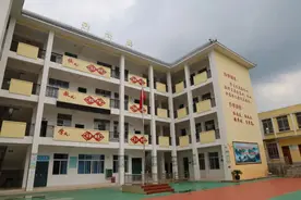 千名记者一线行|邕宁区那楼镇人民愉悦的容颜，是脱贫的幸福答卷图片