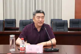 黄淮学院与河南省农垦集团、国家菌草工程技术产业化研究发展中心合作共建“黄淮学院黄河生态工程技术学院”图片