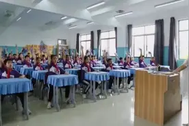 高一学生跳操跳出网红款，网友：这才是青春啊图片