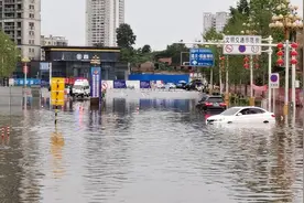 受强降雨影响 兰海高速贵州马家湾收费站积水严重临时封闭图片