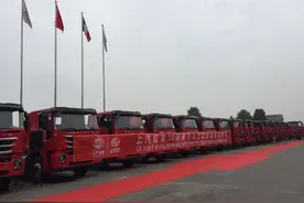 逆势抢滩全球市场，上汽红岩50辆牵引车“开进”越南图片