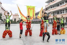 “00后”舞狮追梦人：承千年非遗 扬“南狮”文化图片