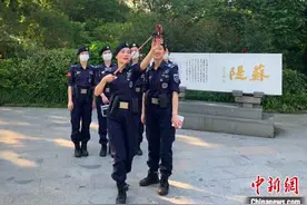 “网红”巡逻队摇身变主播 杭州西湖“云上”再圈粉图片