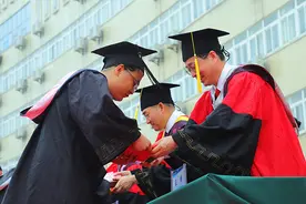 2020，看这样一场不一样的毕业典礼视频封面