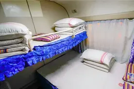 大床卧铺！这样的双层火车全国独有图片