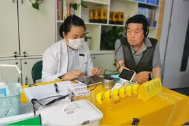 关爱最美逆行者 开封路社区为基层抗疫志愿者免费体检图片