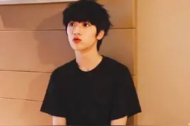 TFBOYS师弟团成员被跟车 喊话私生：不累吗图片