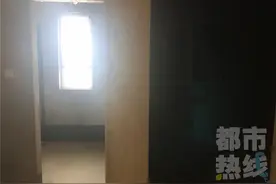 尴尬！窗户形同虚设 西安一男子新房卧室竟成“小黑屋”图片