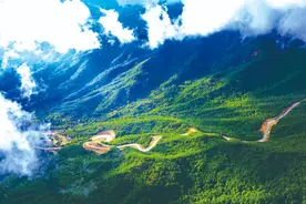 吕梁：旅游“天路”向远方图片