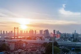 区域楼市观察 |“金九”武汉新房销售乏力，前8月土地成交破千亿图片