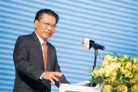 五千元起家，2分钟看何享健如何创立美的
