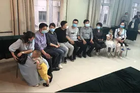 错换人生28年两家庭聚上海，将交换礼物共庆生！患癌男子将放疗图片