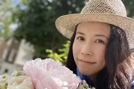 OMG | 50岁的莫文蔚有20岁的恋爱脑，和老公四手联弹超甜图片