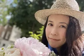 OMG | 50岁的莫文蔚有20岁的恋爱脑，和老公四手联弹超甜图片