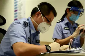 新凡人歌｜移民管理警察陆卿：擎起大数据利剑 火眼金睛守好国门第一关图片