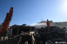 温岭槽罐车爆炸事故现场搜救结束：目前在医院救治175人，其中重伤人员24名图片