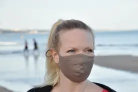 英国女子发明环保口罩 由渔网制成图片