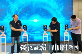 不用点APP，熄屏、无网也能刷手机！这个新功能在杭州坐公交地铁，还享换乘优惠图片