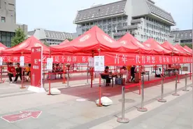 你笑起来真好看！欢迎回到北大图片